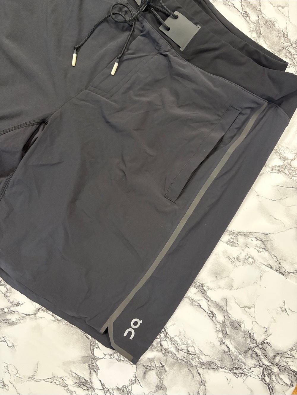 On Cloud Hybrid Men's Shorts 2 in 1 Running with Liner Pocket Color Black - Picture 6 of 7
